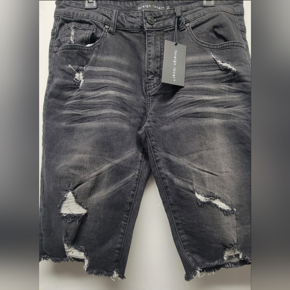 NWT FOREIGN LOCAL Ripped Black Jean Shorts for Men Size 32